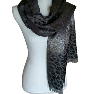 White House Black Market Gray And Black Animal Print Jacquard Wrap Scarf NWT
